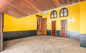 Elegante Casa Con Piscina En Centro Histórico Sevilla